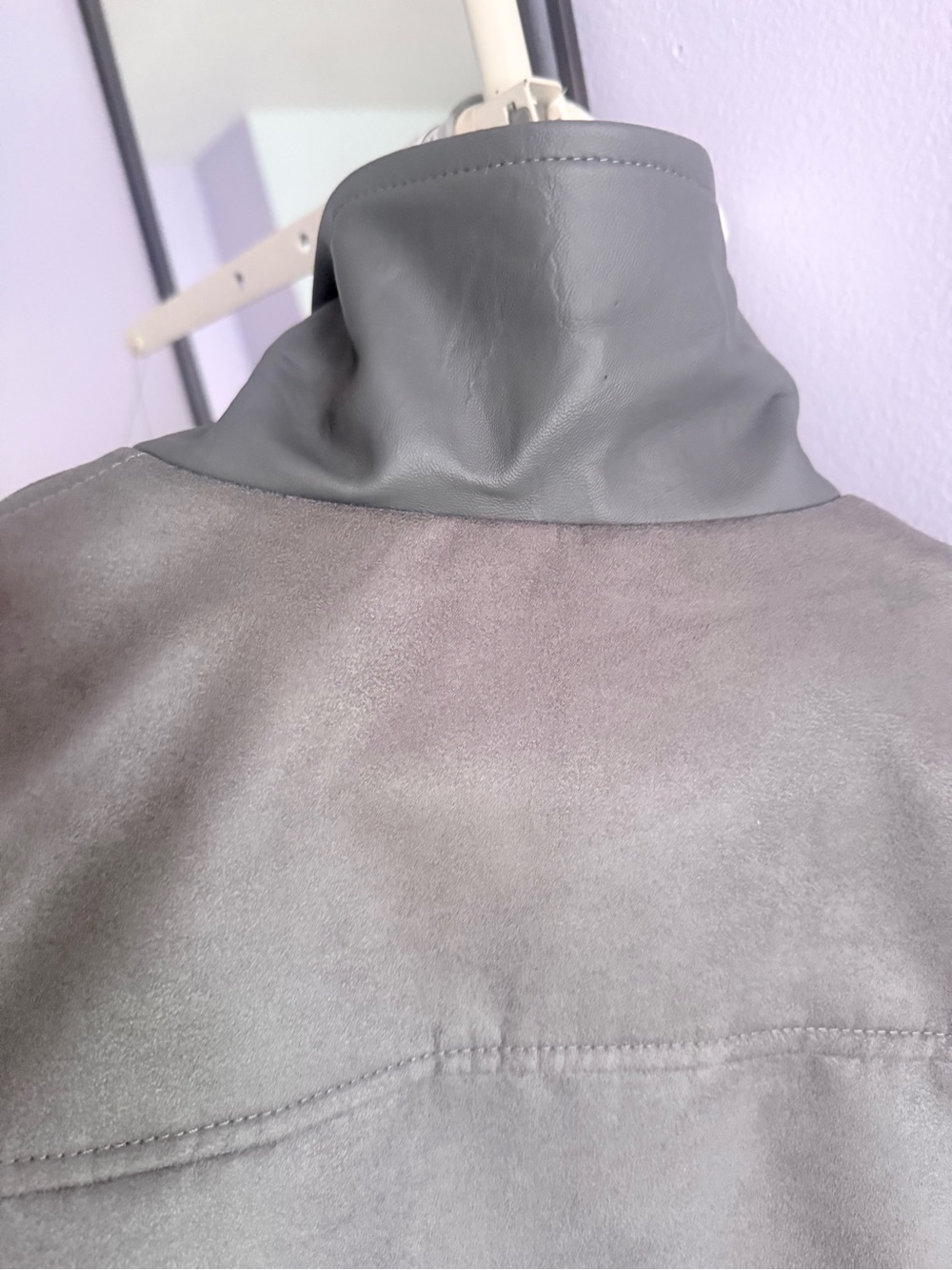 FERRARI F COLLECTIONS — MADE IN ITALY, FAUX LEATHER, SUEDE, GREY, LUXURY JACKET - Picture 13 of 16